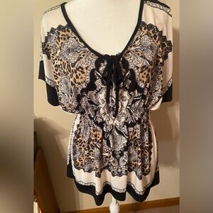 “Claudia Richard” Ladies top Black White Cream Size XL